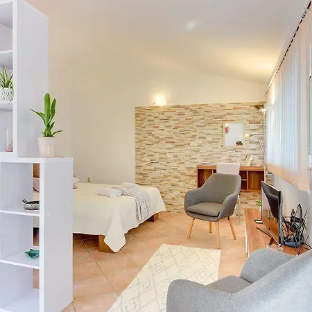 Casetta Marija Holiday home Pula