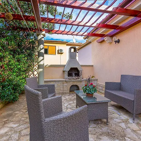 Casetta Marija Holiday home Pula